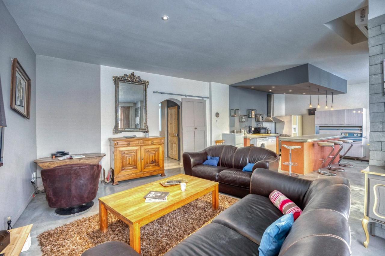 The 80'S - Tram Apartment Fontaine  Luaran gambar